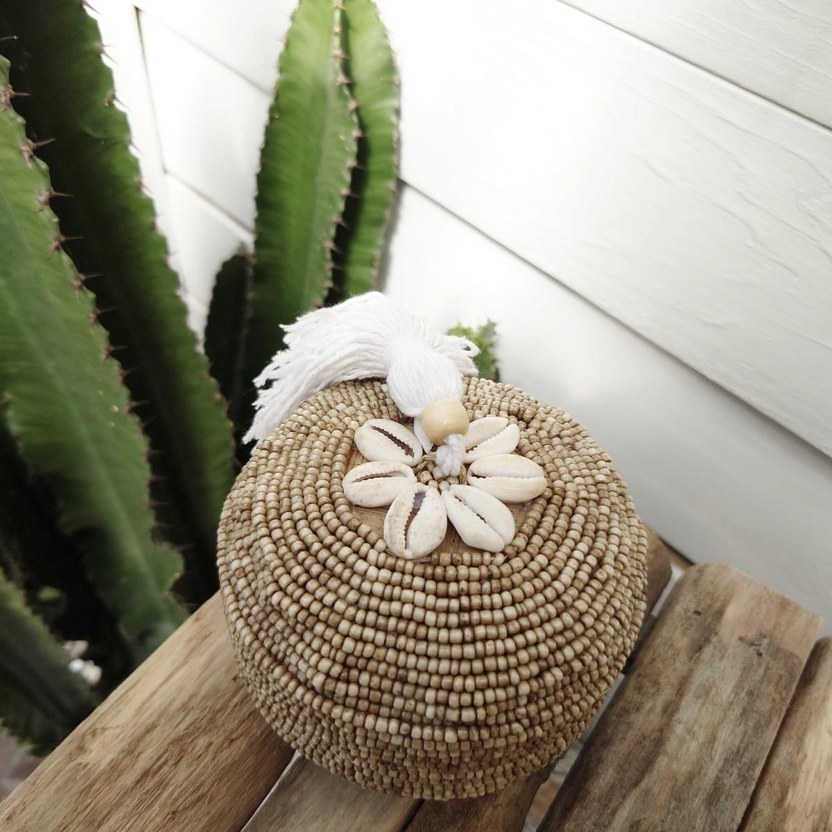 Scatola "Perla" in Bambù e Perle Beige con pompon D 11cm 🌿🐚