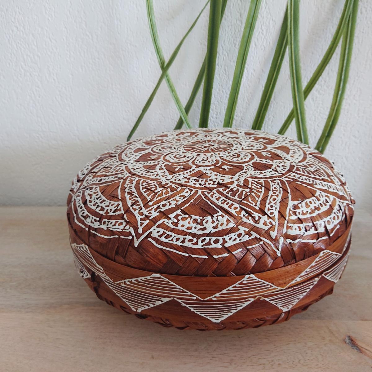 Scatola rotonda in bambù, design mandala 🌿