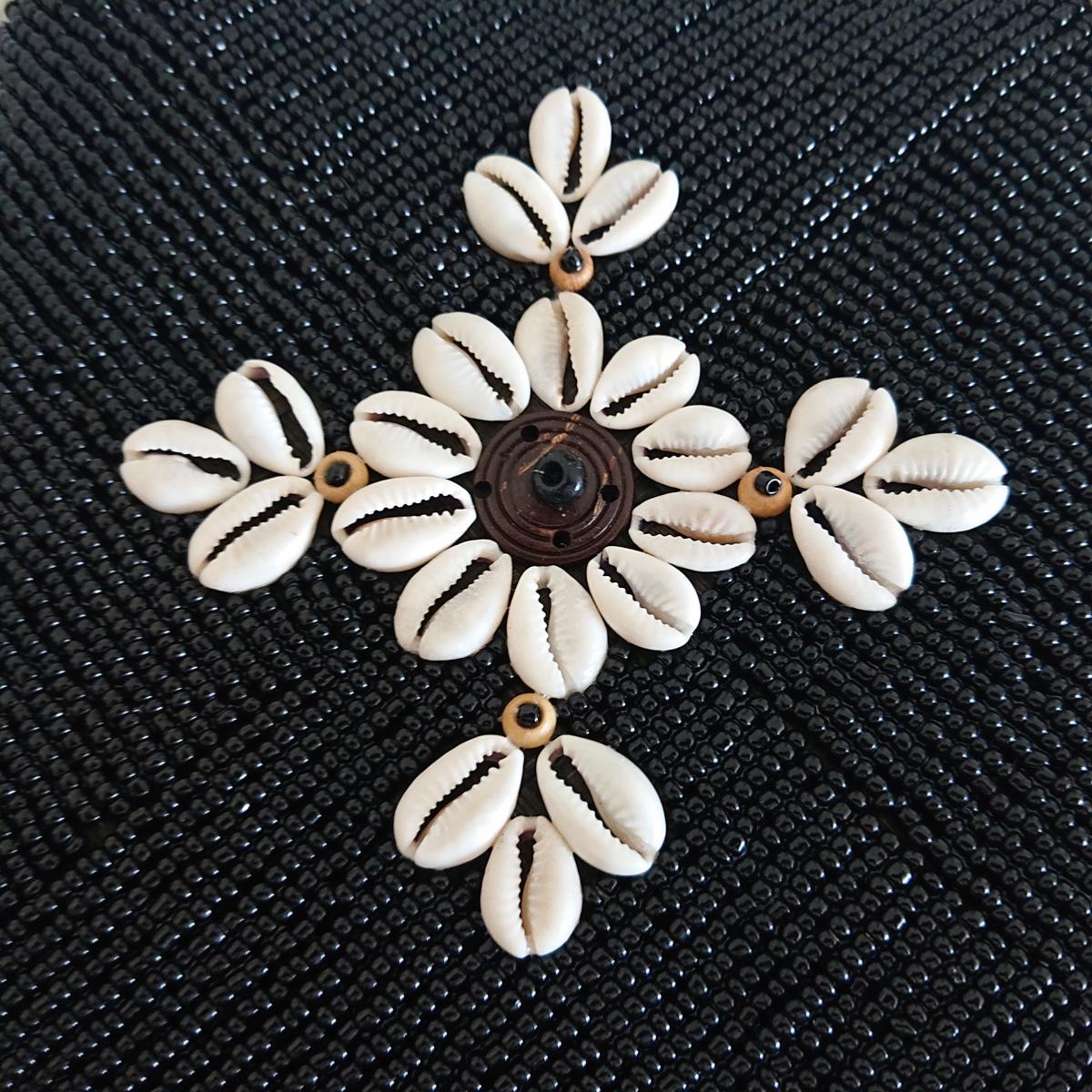Scatole decorative nere con conchiglie bianche 🌿🐚