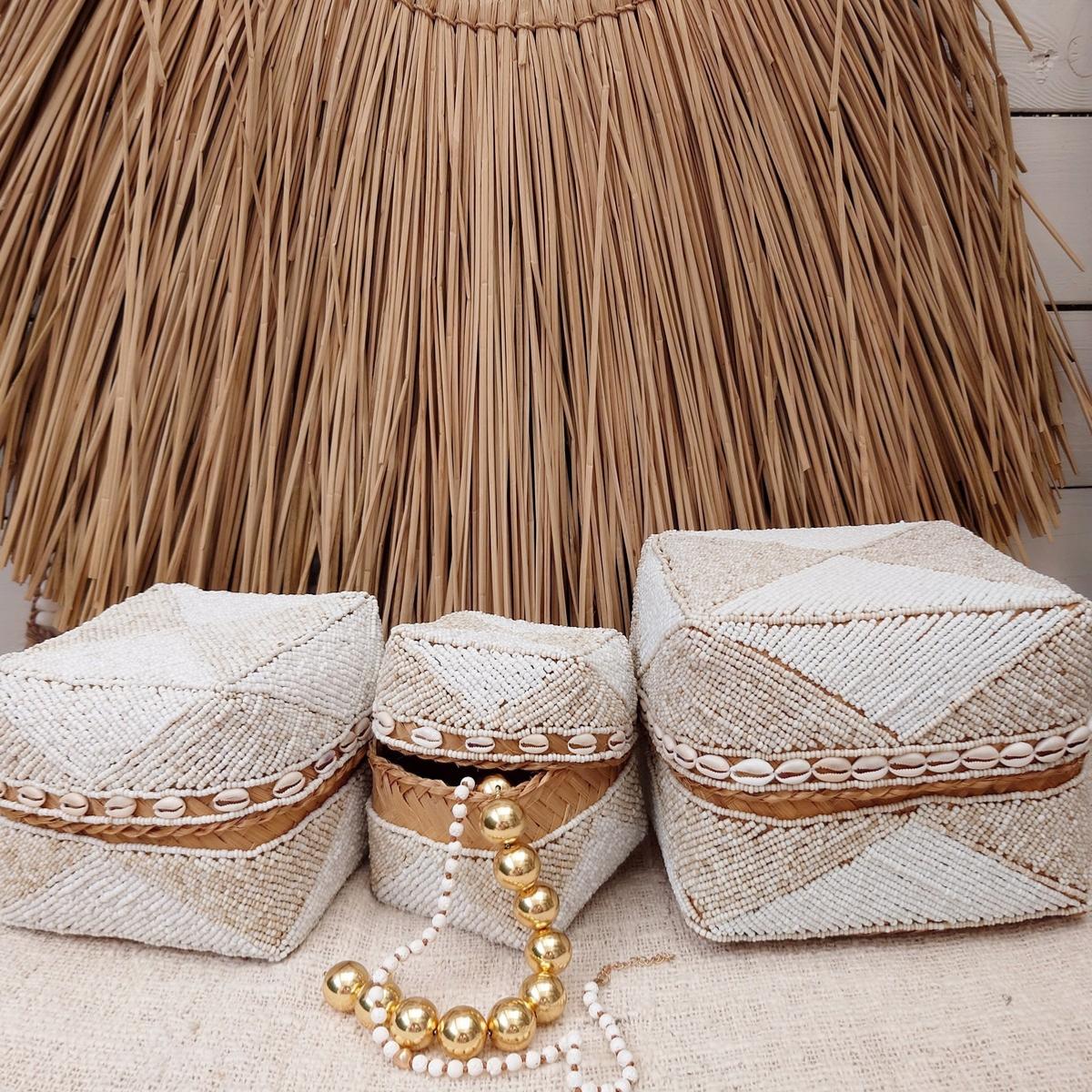 Scatola decorativa in bambù e perline di vetro, bianco/beige🌿🐚