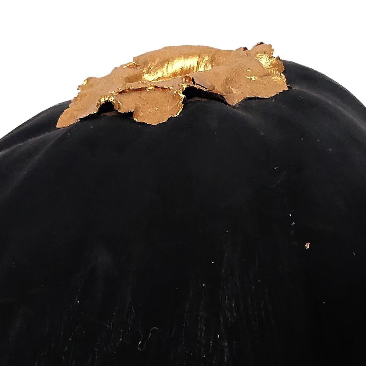 Candela profumata tinta nera con foglia oro