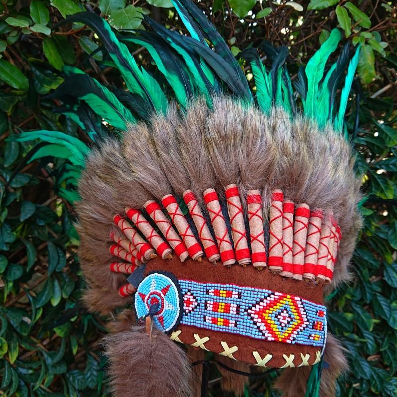 Copricapo indiano verde