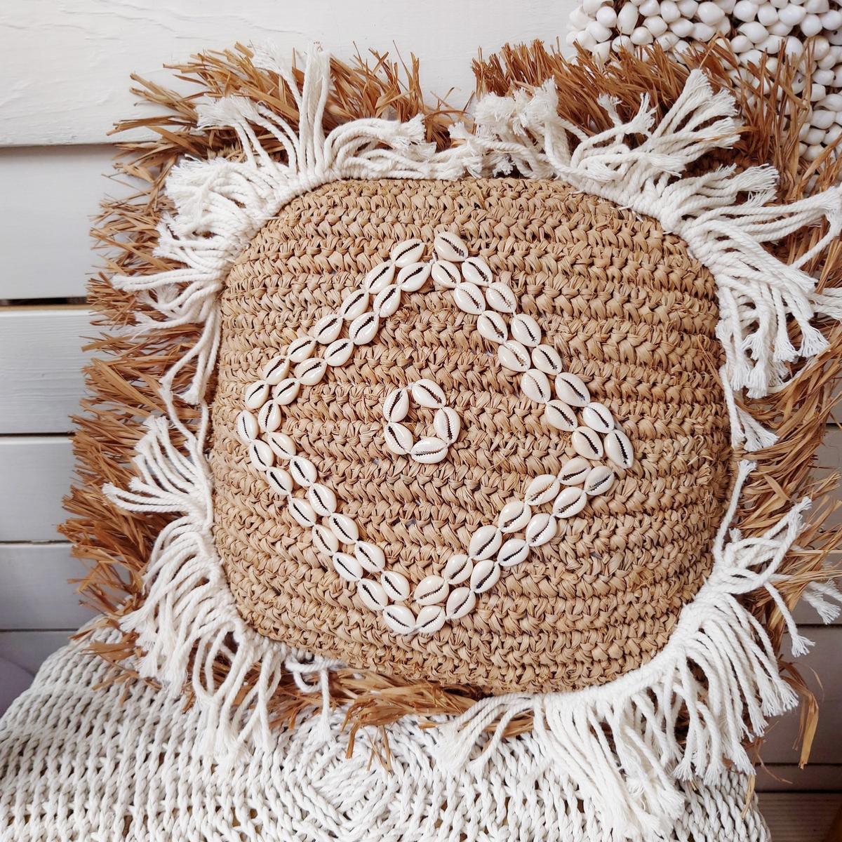 Funda de Cojín "Shelly" en Rafia, Macramé y Conchas 40x40 cm