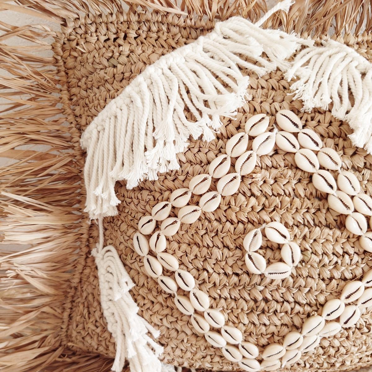 Funda de Cojín "Shelly" en Rafia, Macramé y Conchas 40x40 cm
