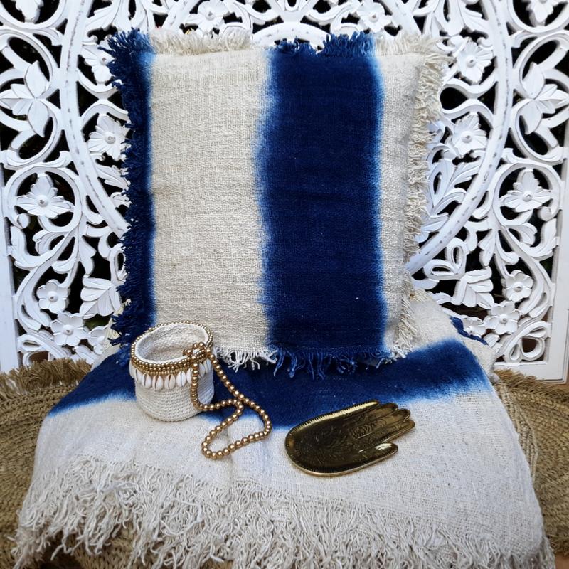 Manta "Boho" Blanco Roto y Azul Índigo 130x180