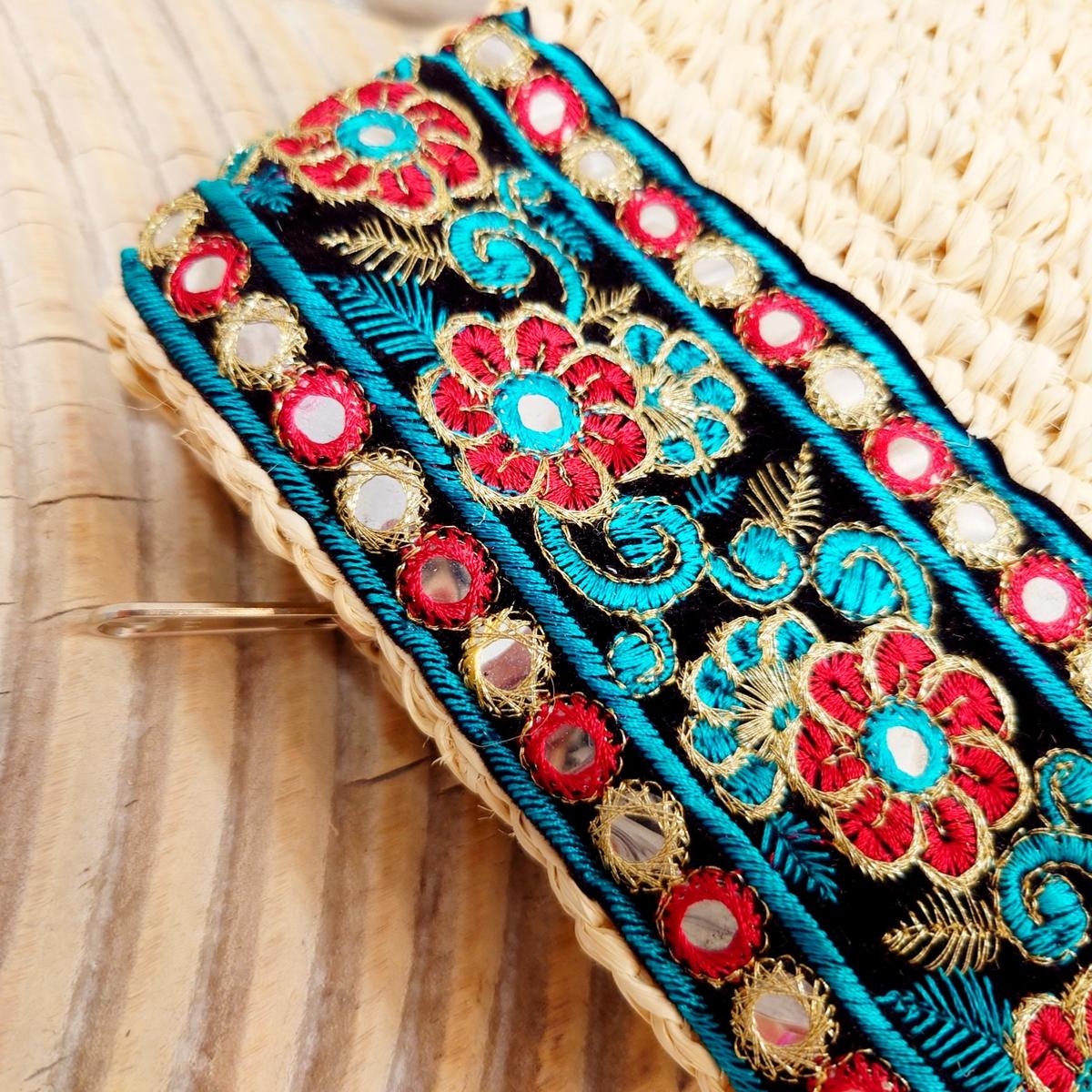 Pochette en Raphia Beige avec Galon Multicolore – Collection Bona