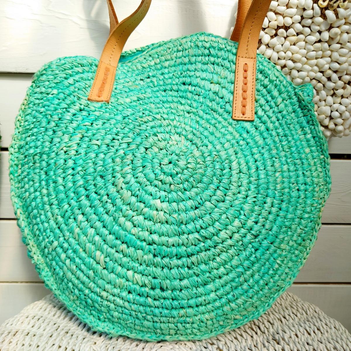 Runde Tasche aus türkisem Bast – Dacota-Kollektion