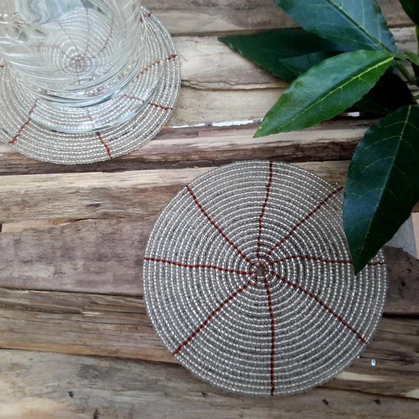 Posavasos en Perlas de Vidrio Plateadas