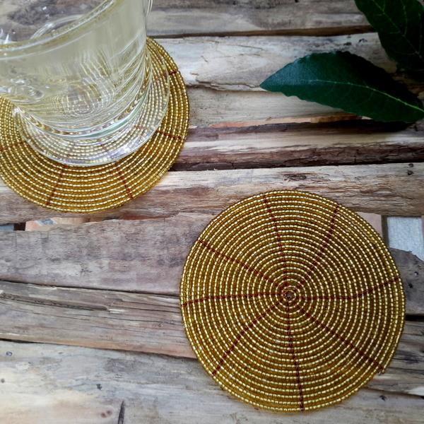 Posavasos de Cuentas de Vidrio Dorado