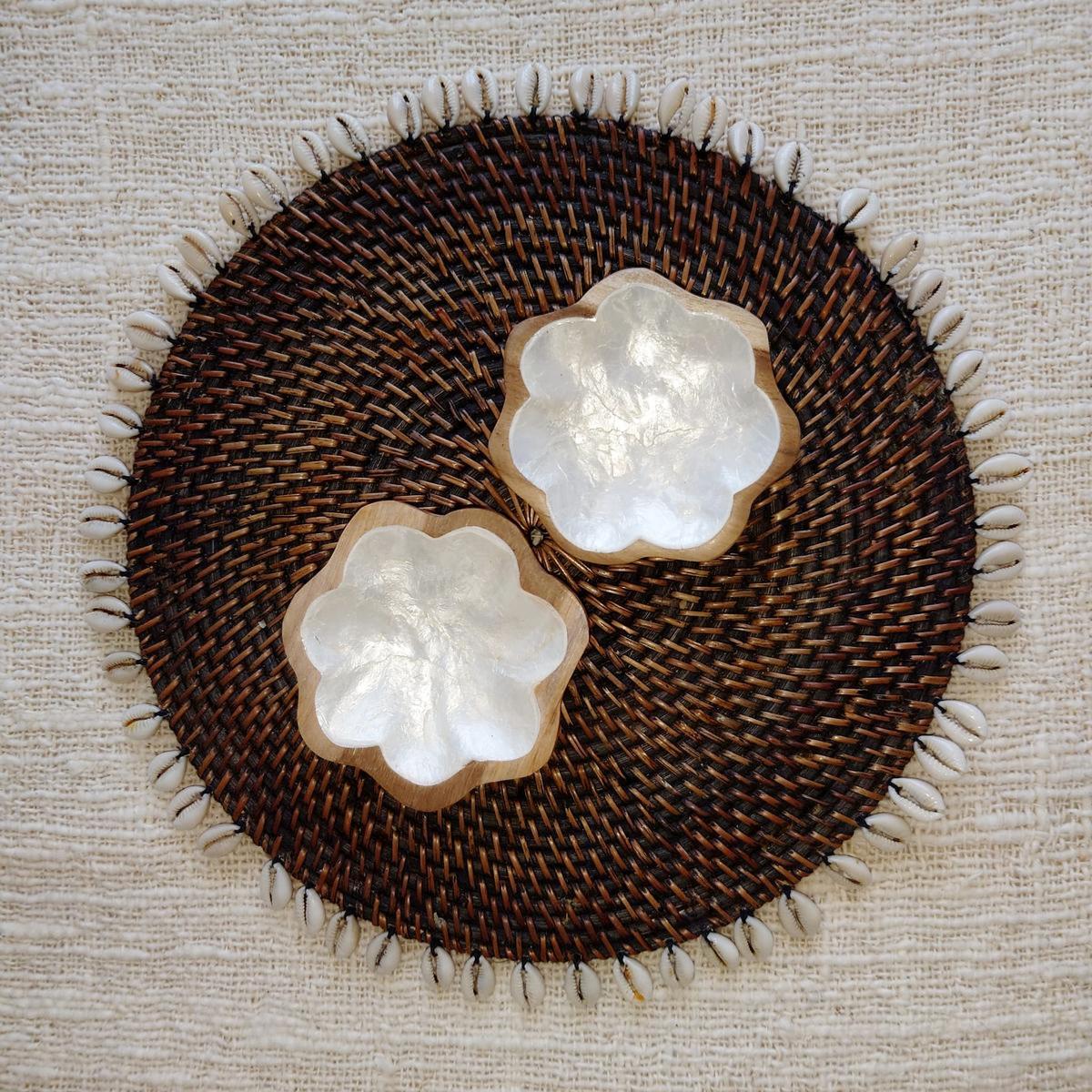Ciotola in legno esotico e madreperla "Fiore"