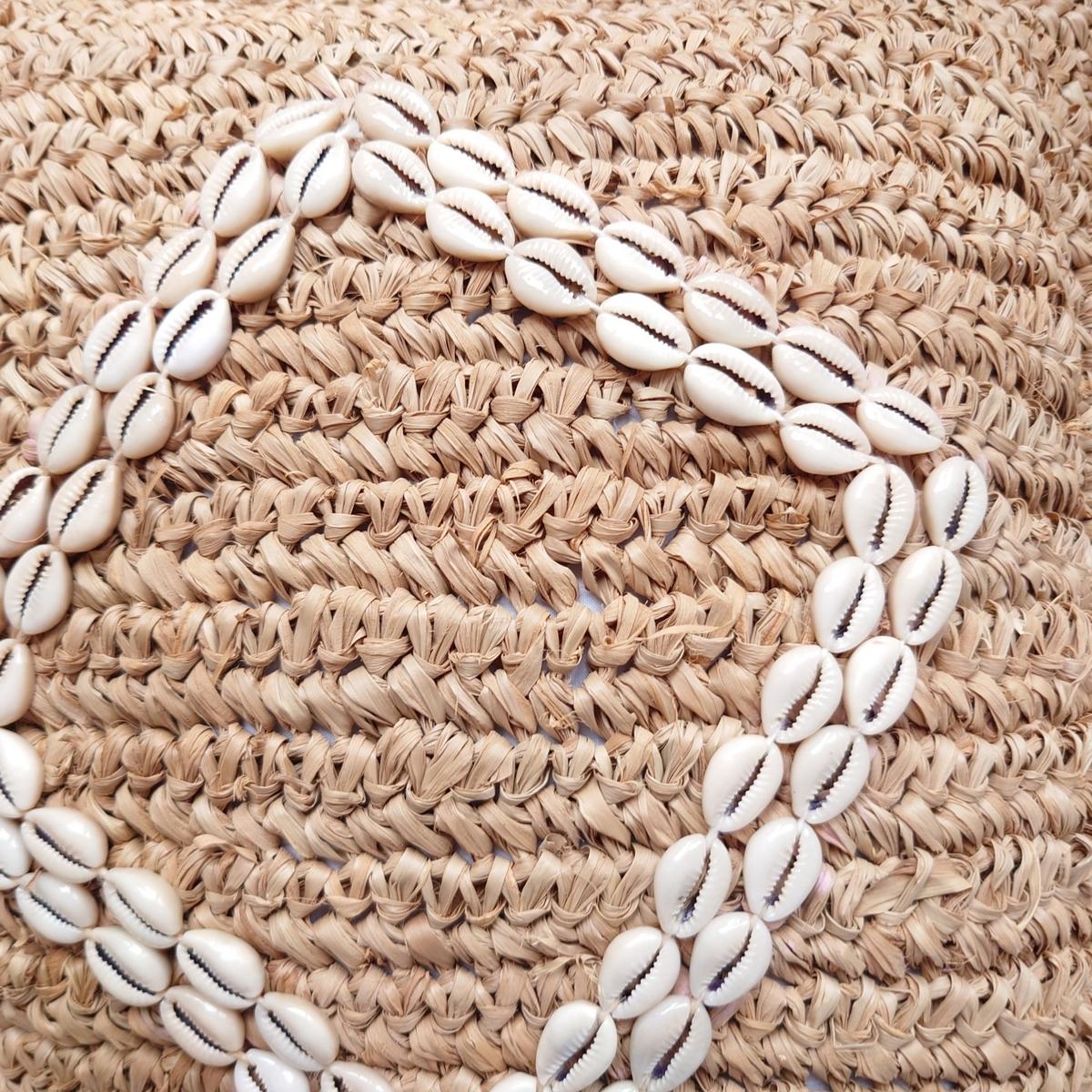 Funda de Cojín "Zara" – Rafia Natural y Conchas, 40x40 cm