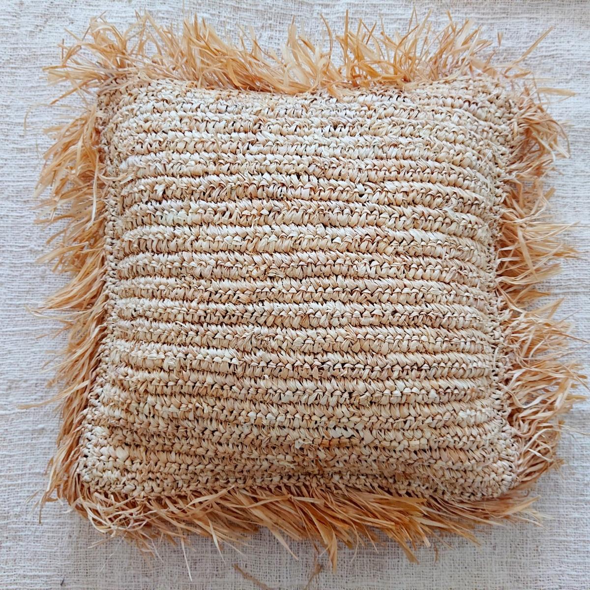 Funda de Cojín "Shelly" – Rafia Natural y Conchas, 40x40 cm