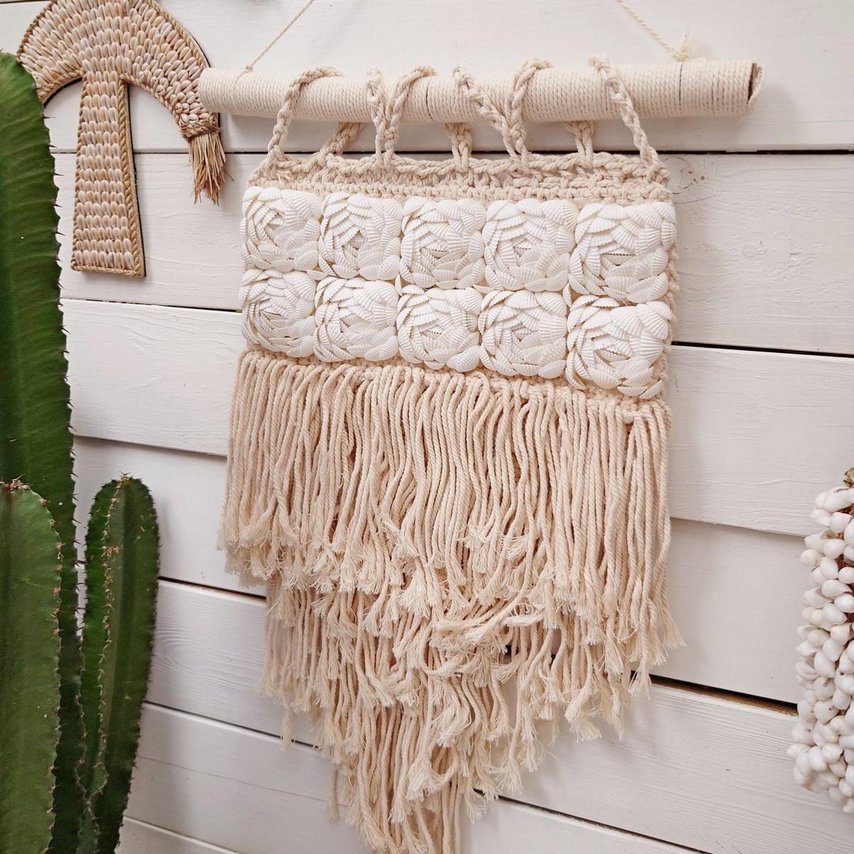 Boho Makramee Wanddekoration mit großen Muscheln