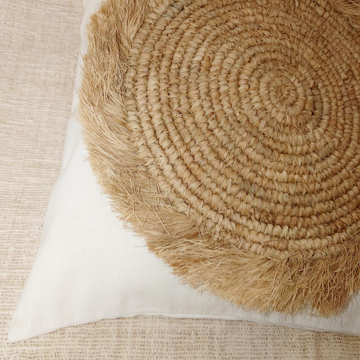 Funda de Cojín "Bora" – Algodón y Rafia 50x50 cm