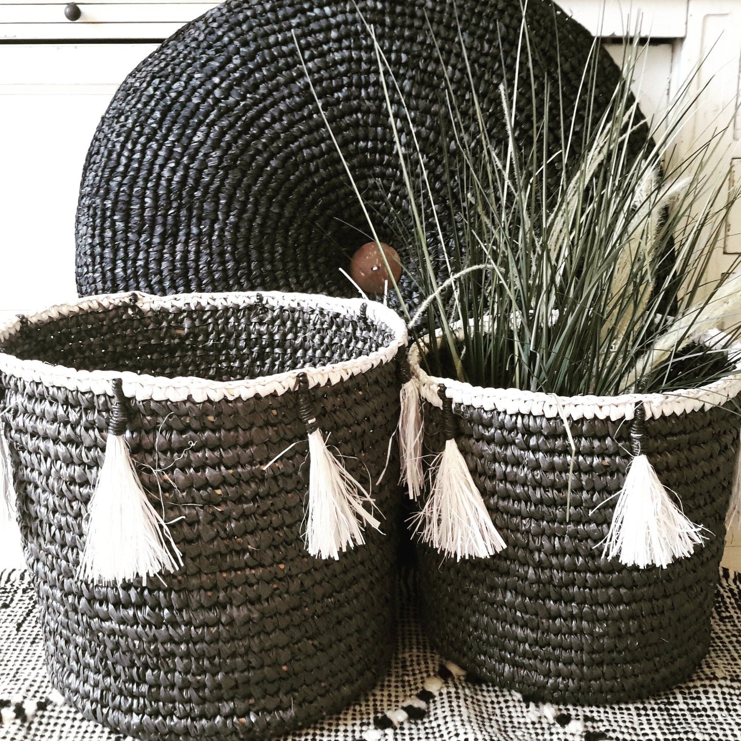 Paniers Lenny Grisen raphia à Pompons