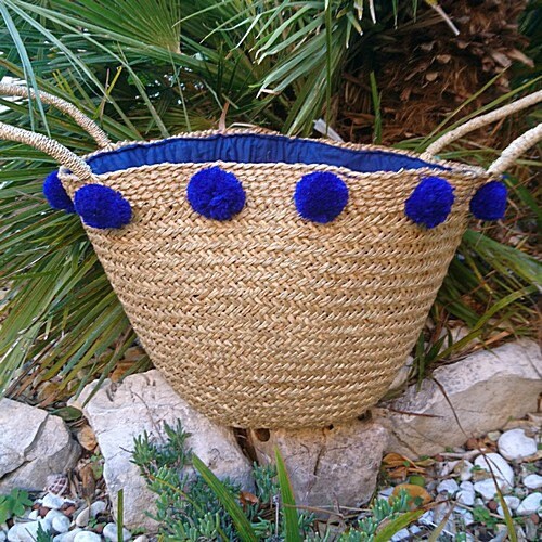 Blauer Strandkorb mit Pompoms – Bona-Kollektion