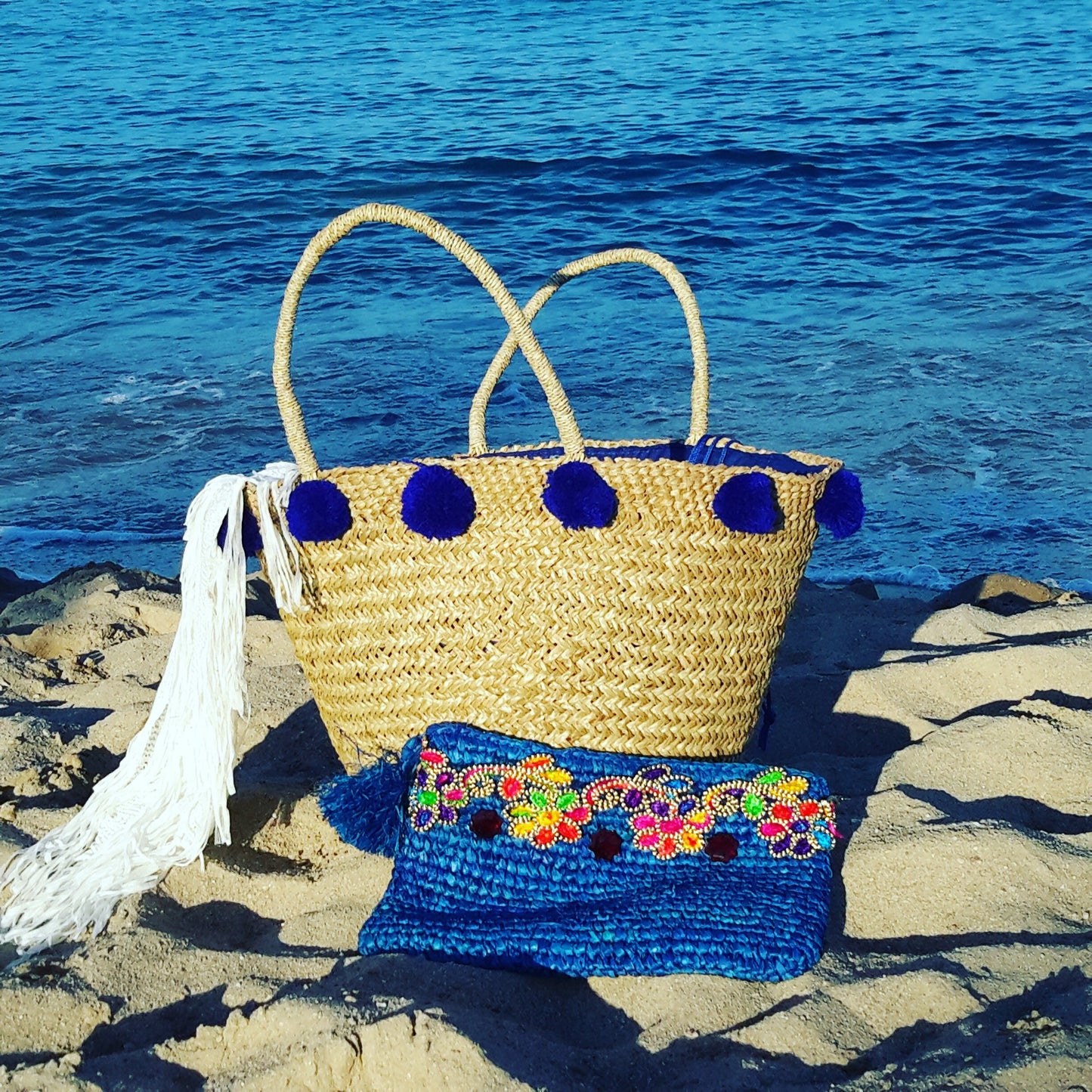 Blauer Strandkorb mit Pompoms – Bona-Kollektion