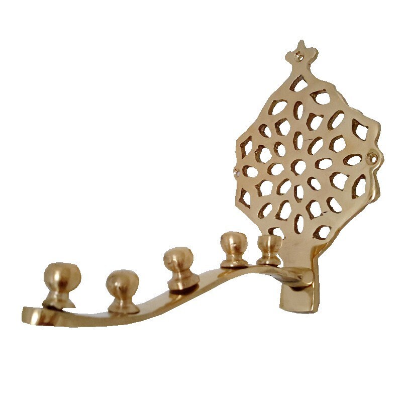 Kleiderhaken aus goldenem Messing