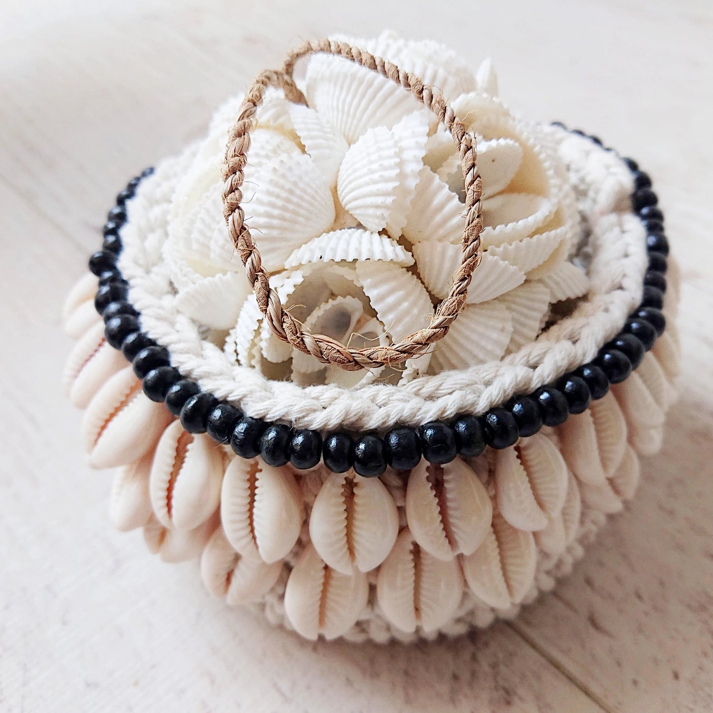 Panier en Crochet Cara, Blanc/Noir