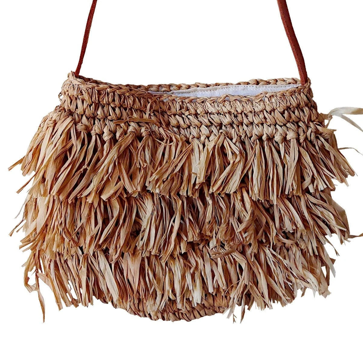 Clutch de Rafia con Flecos y Asa de Cuero - Colección Betty