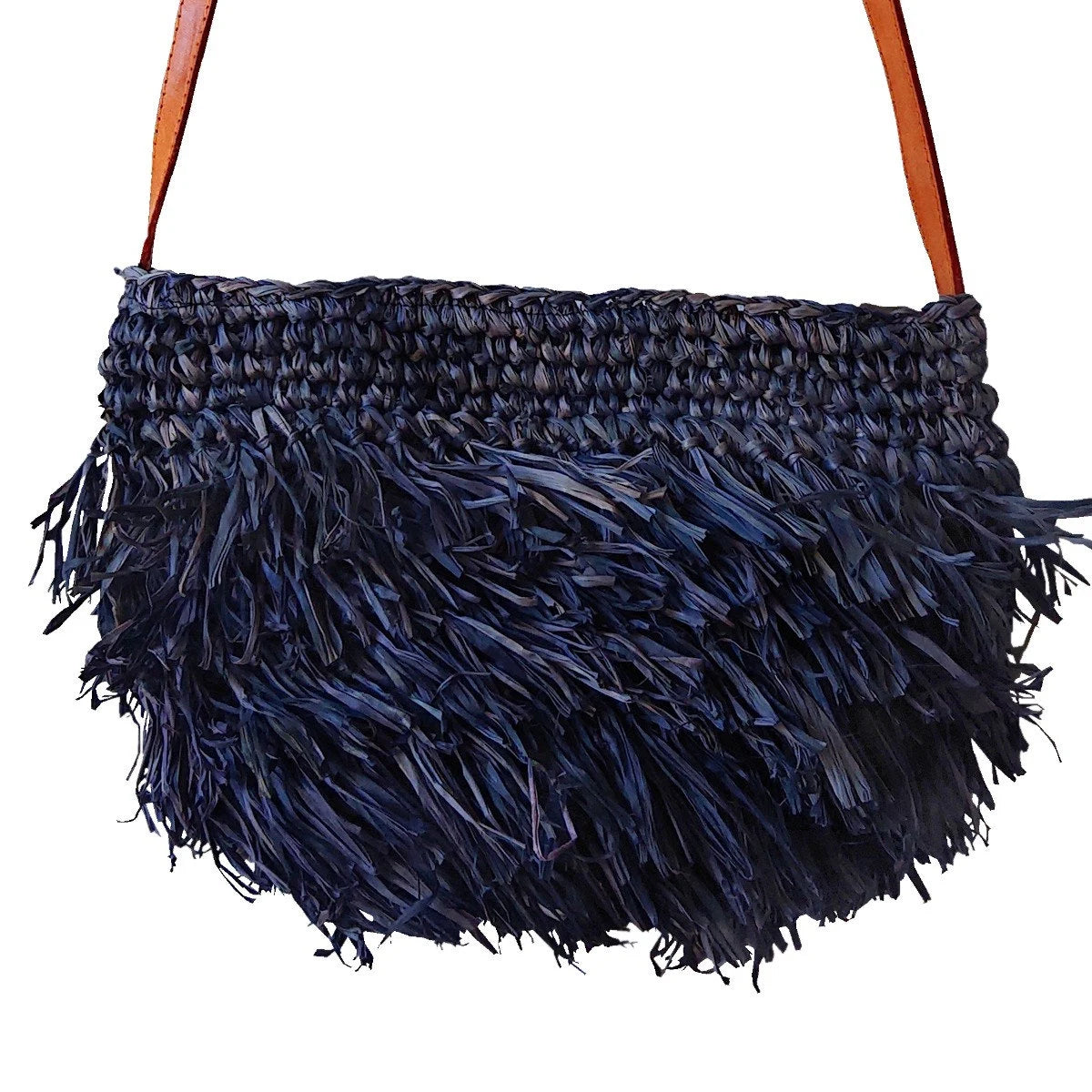 Clutch de Rafia con Flecos y Asa de Cuero - Colección Betty