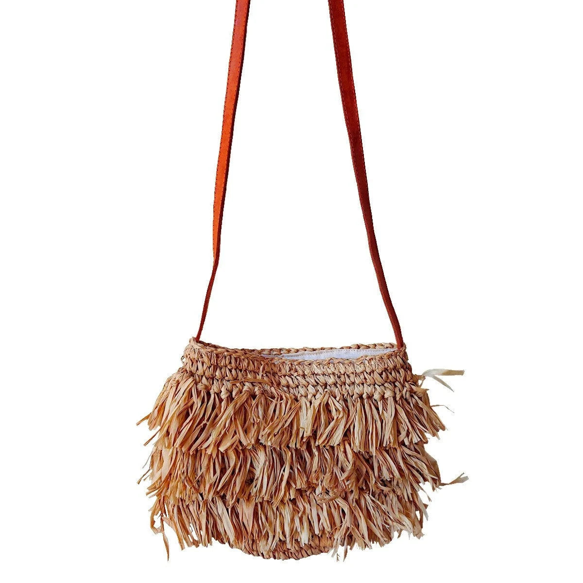 Clutch de Rafia con Flecos y Asa de Cuero - Colección Betty