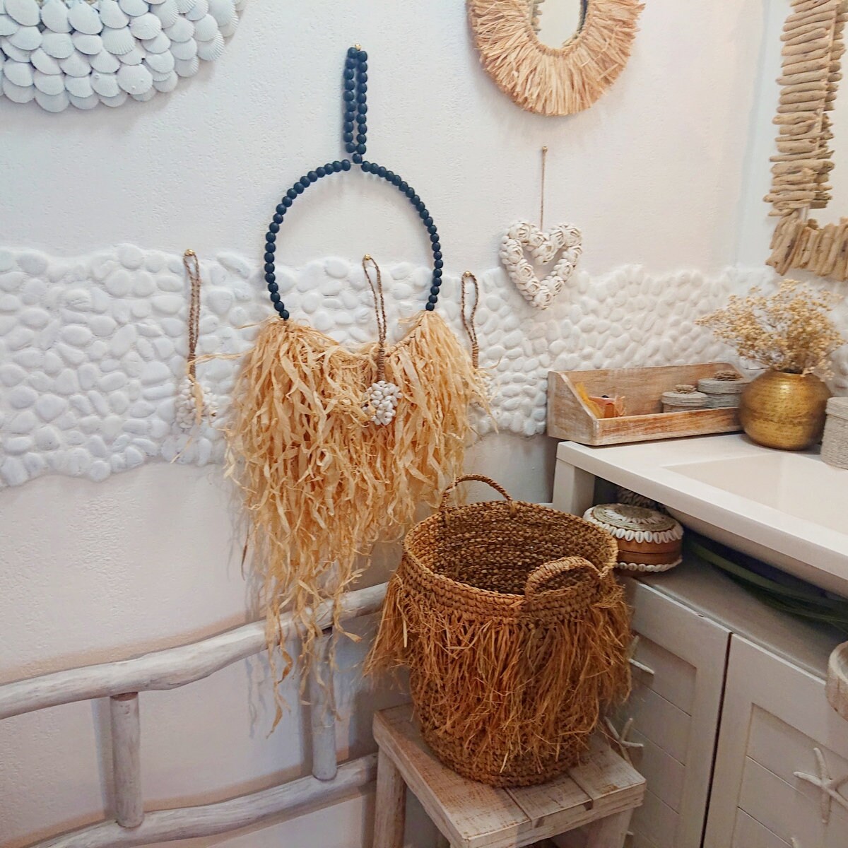 Decoración de Pared en Rafia y Cuentas de Madera