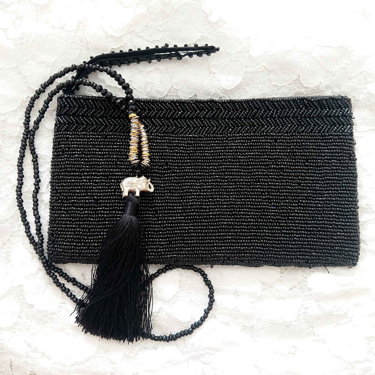 Clutch Negro de Cuentas de Vidrio - Colección Lola