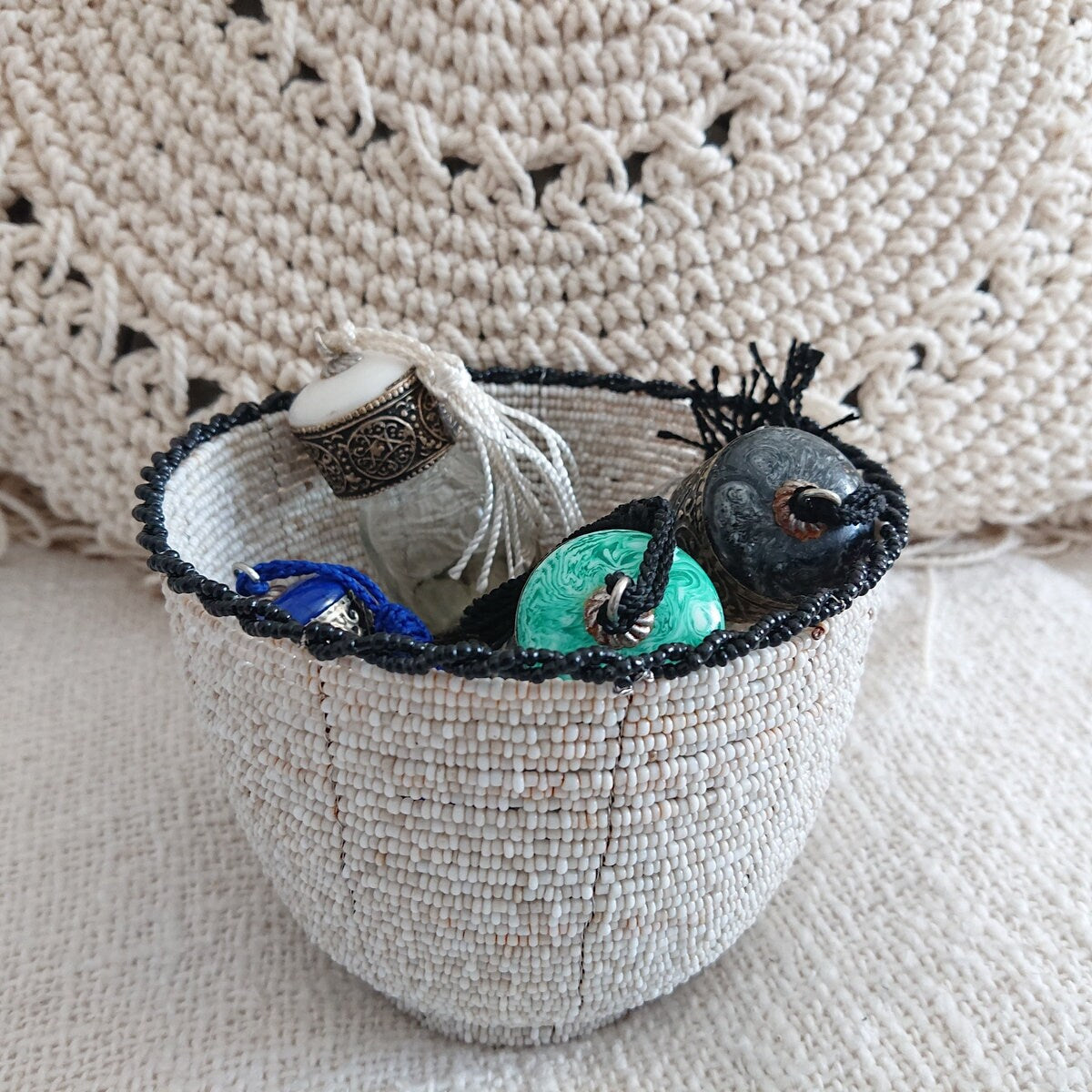 Petit Pot "Lyl" Blanc/Noir