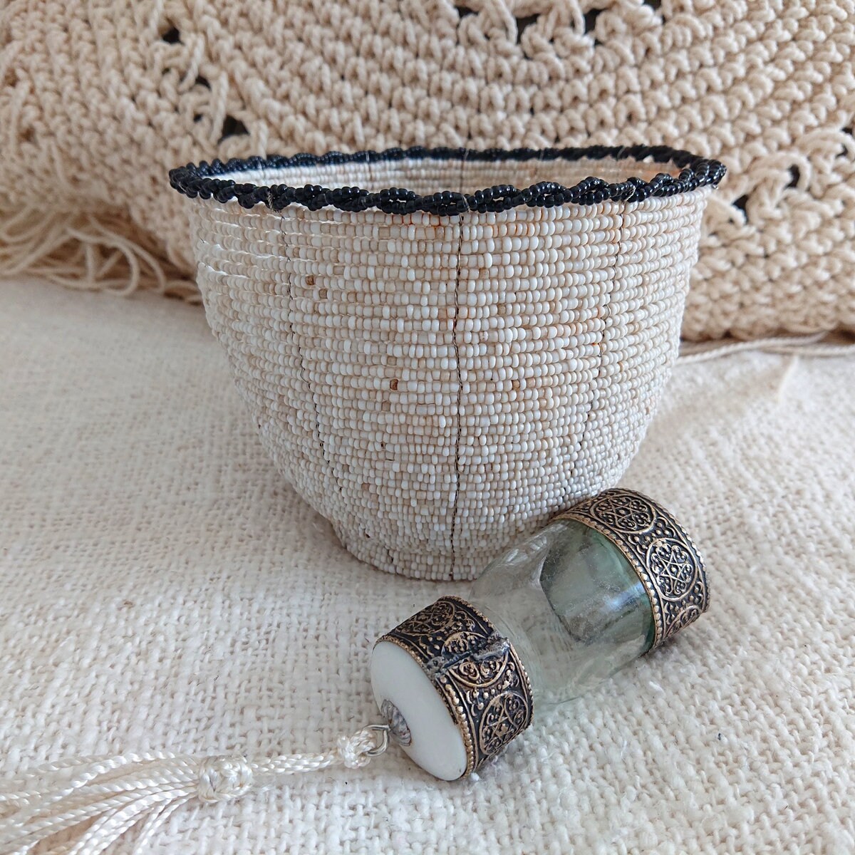 Petit Pot "Lyl" Blanc/Noir