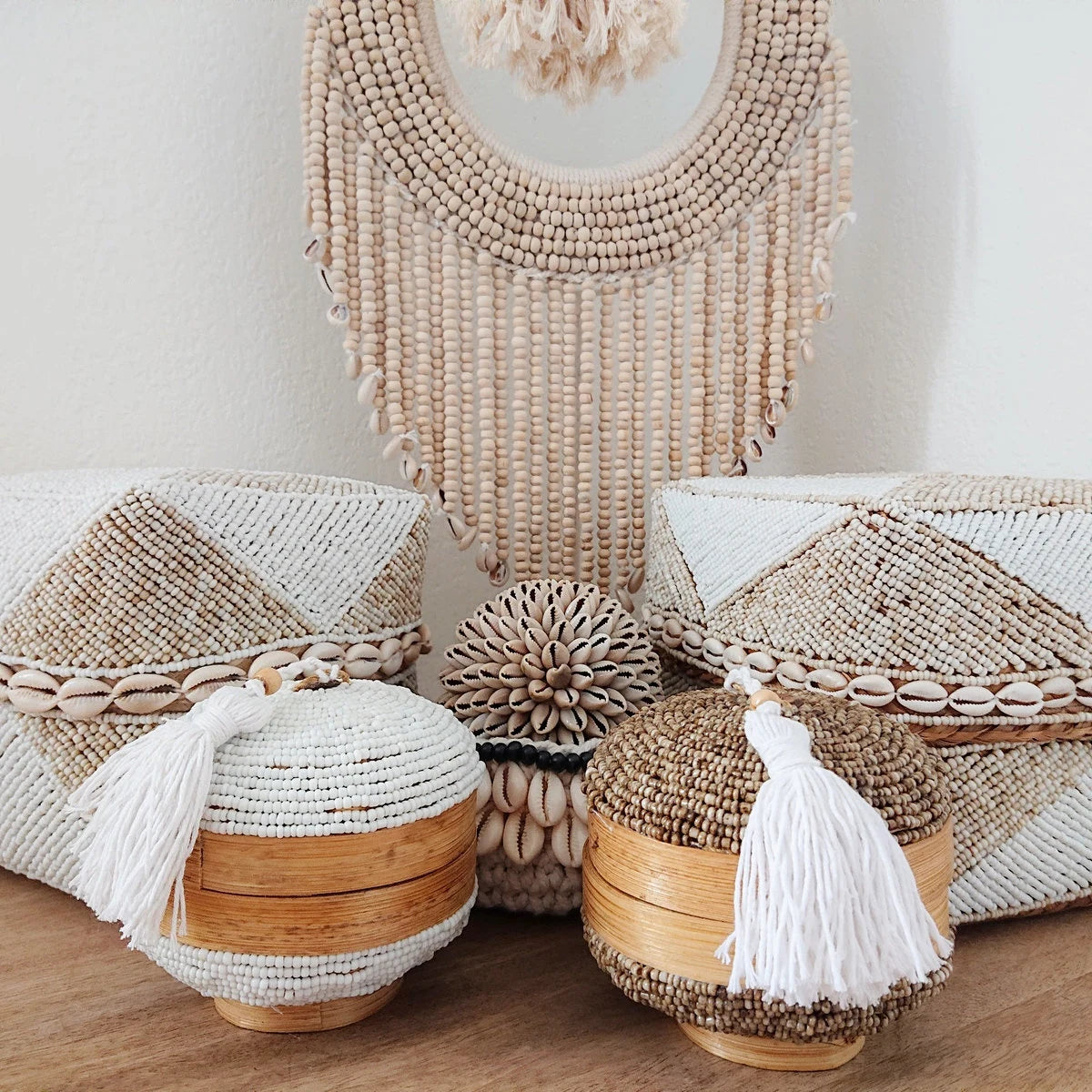 Scatola decorativa in bambù e perline di vetro, bianco/beige🌿🐚