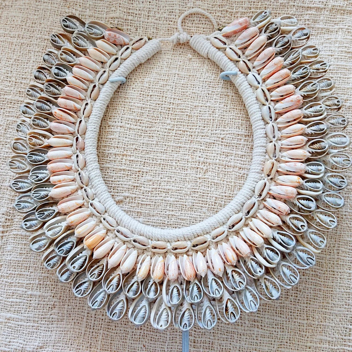 Ellada Beige Halskette