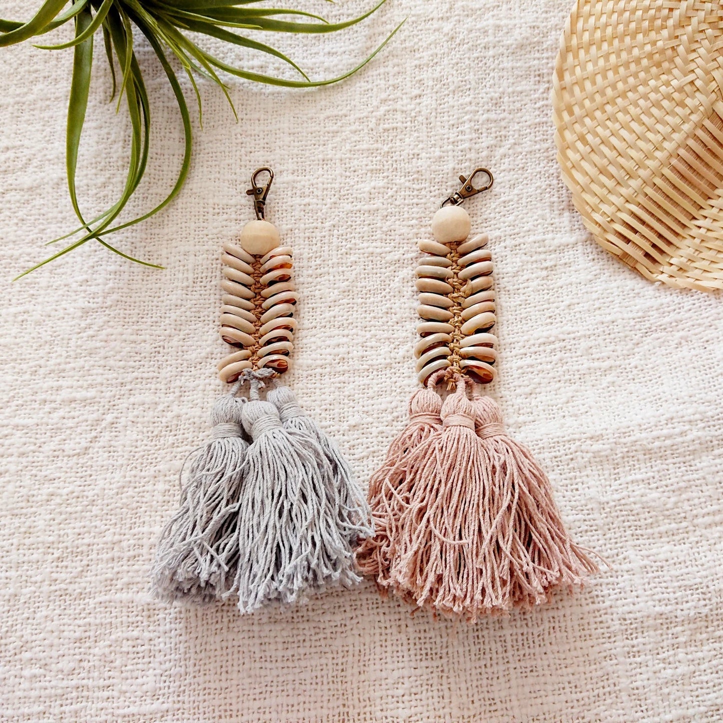 Muschel Schlüsselanhänger mit Pompons