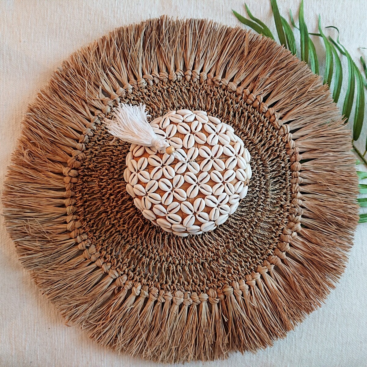 Natürliches Tischset mit Bastfransen D 45cm