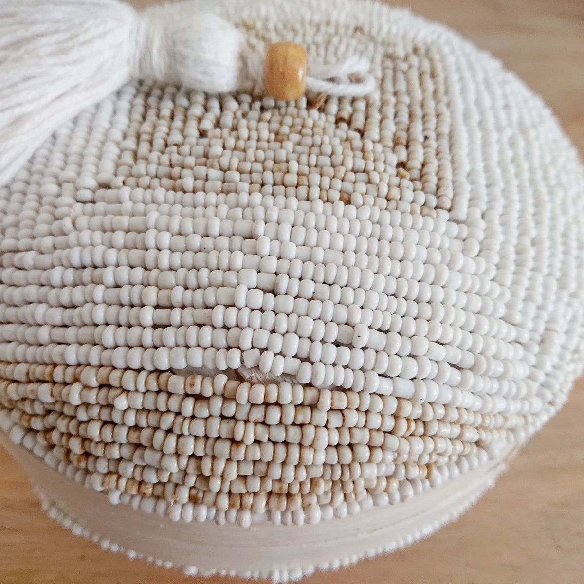 Scatola Bora in bambù e perle di vetro D 16cm 🌿