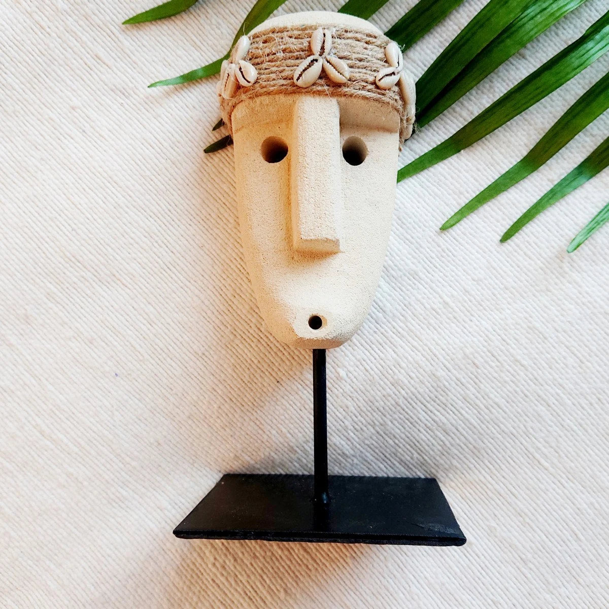 Statua in pietra arenaria beige Sumba