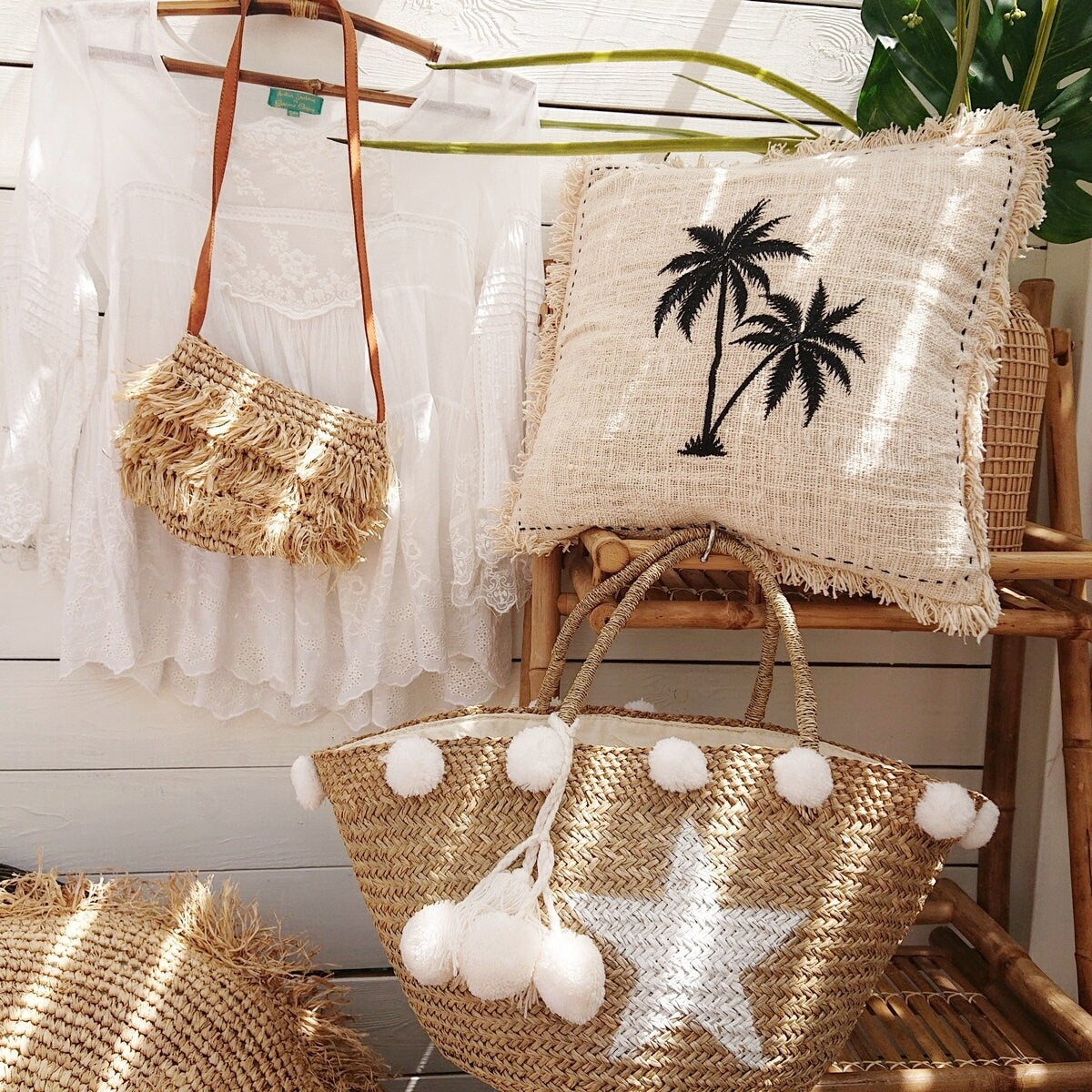 Cestino da spiaggia con pompon bianco – Collezione Star