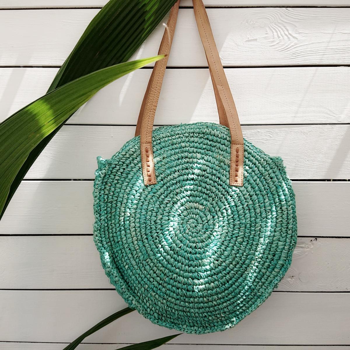 Runde Tasche aus türkisem Bast – Dacota-Kollektion